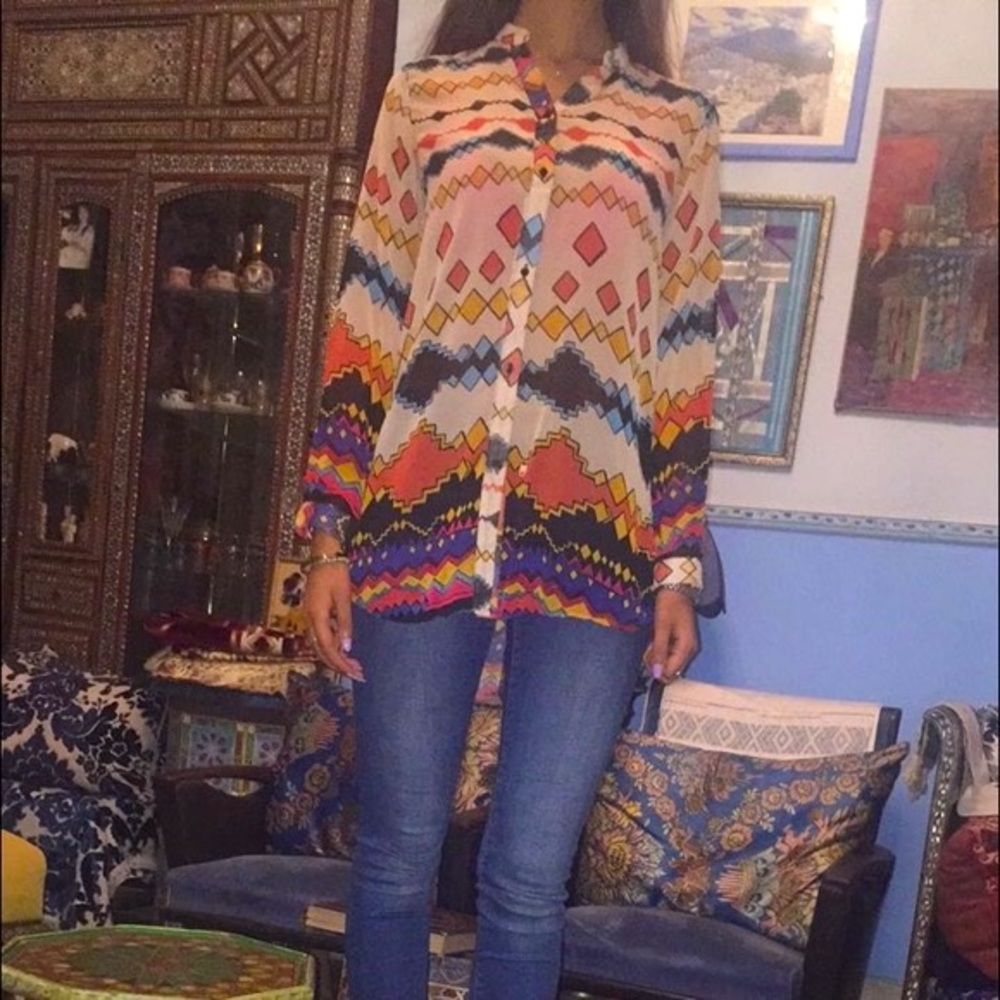 Blouse with Captivating Color Patterns.